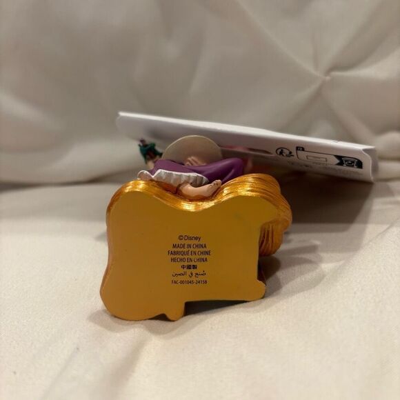 Disney Store Artist Sketchbook Tangled Princess Rapunzel Figurine Ornament NWT - Picture 7 of 7